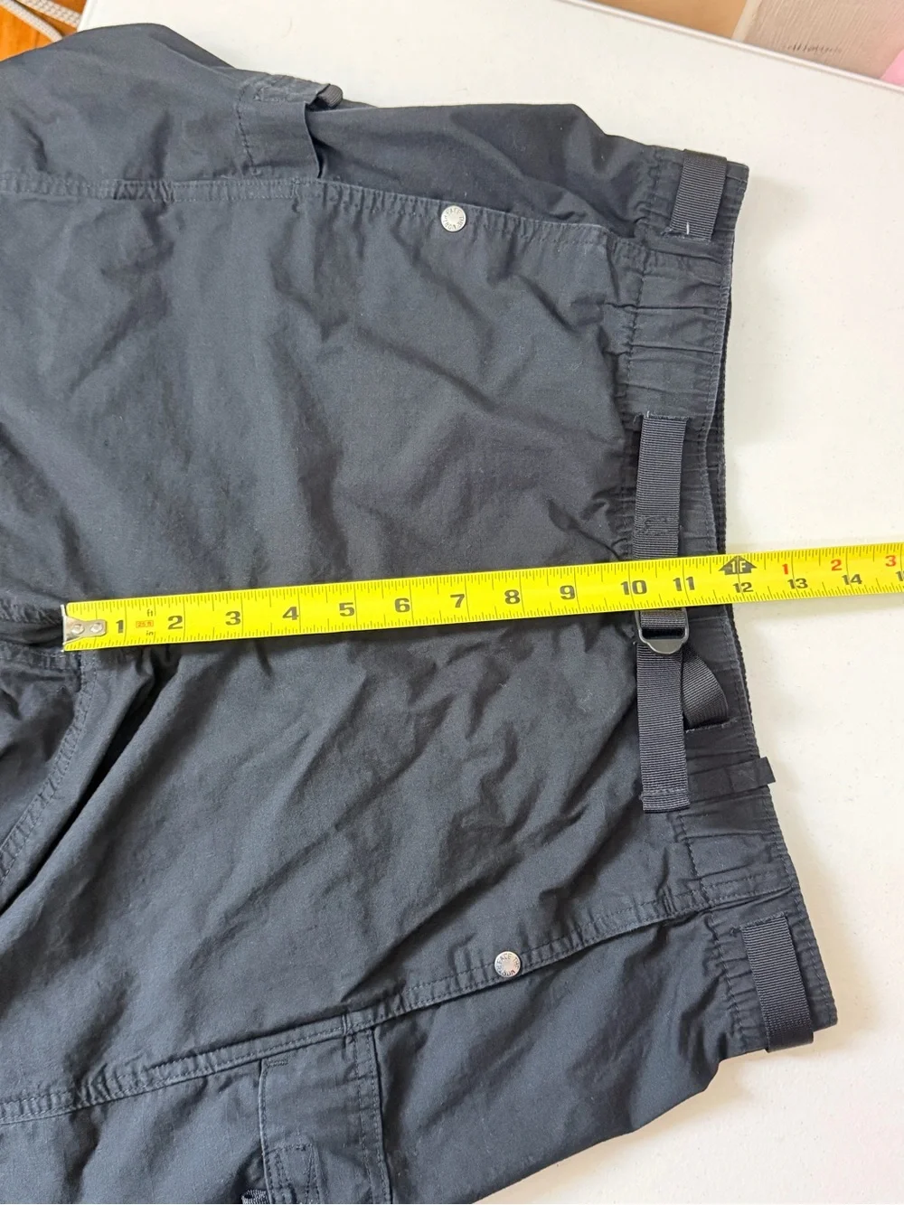 The North Face Men’s  Black Cargo Shorts with Belt size Medium